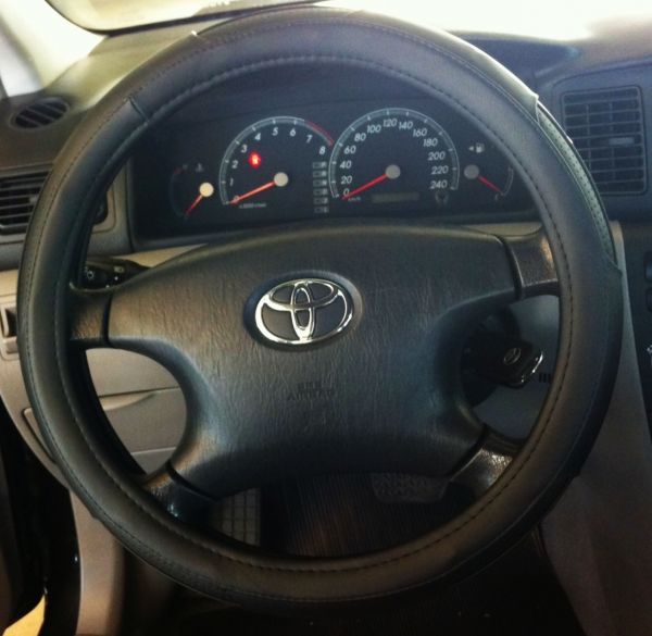CAPA DE VOLANTE EM LEGITIMO COURO PRETA